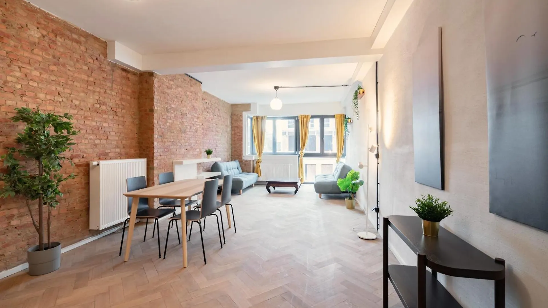 Very Large Central Station Apartments Αμβέρσα 0*,